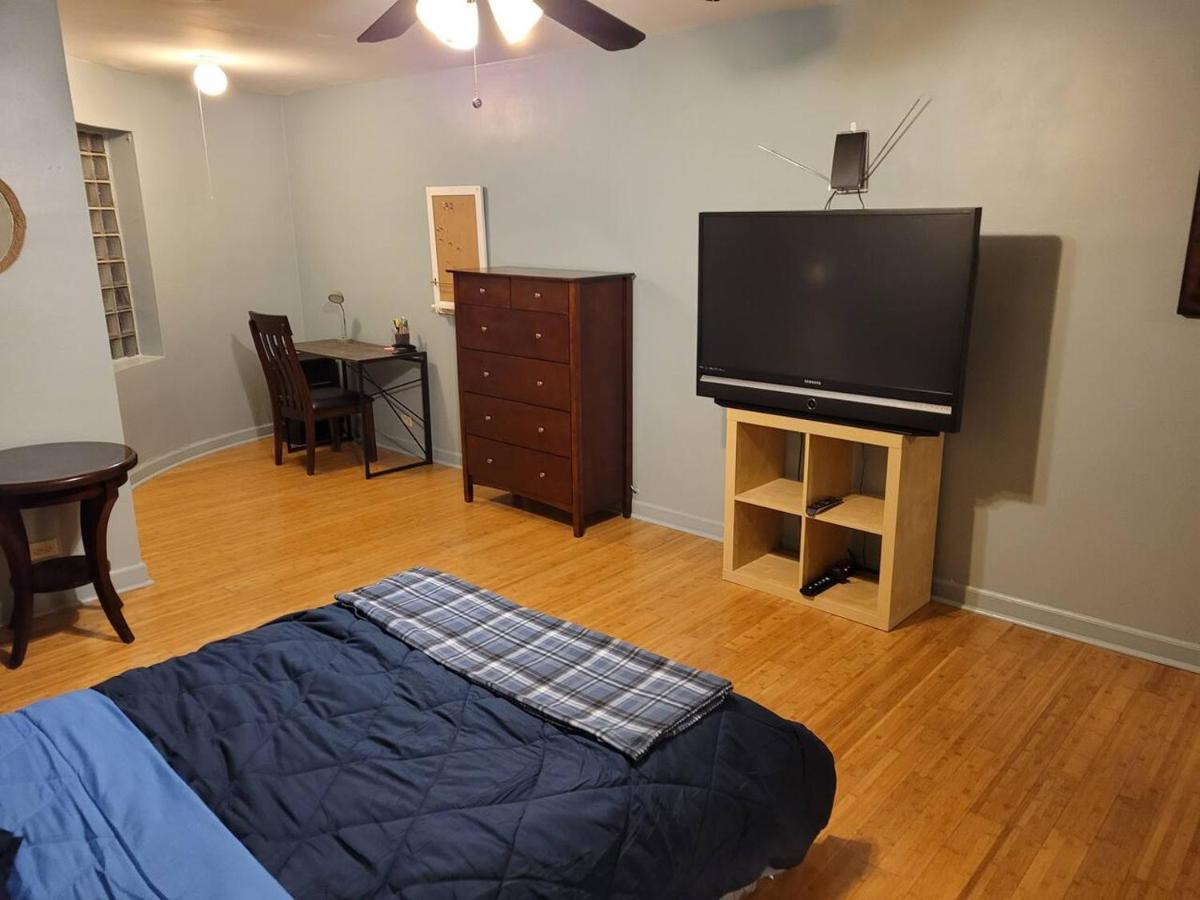 Great Getaway 2 Bedrooms Sleeps 1 To 4 Appartement Chicago